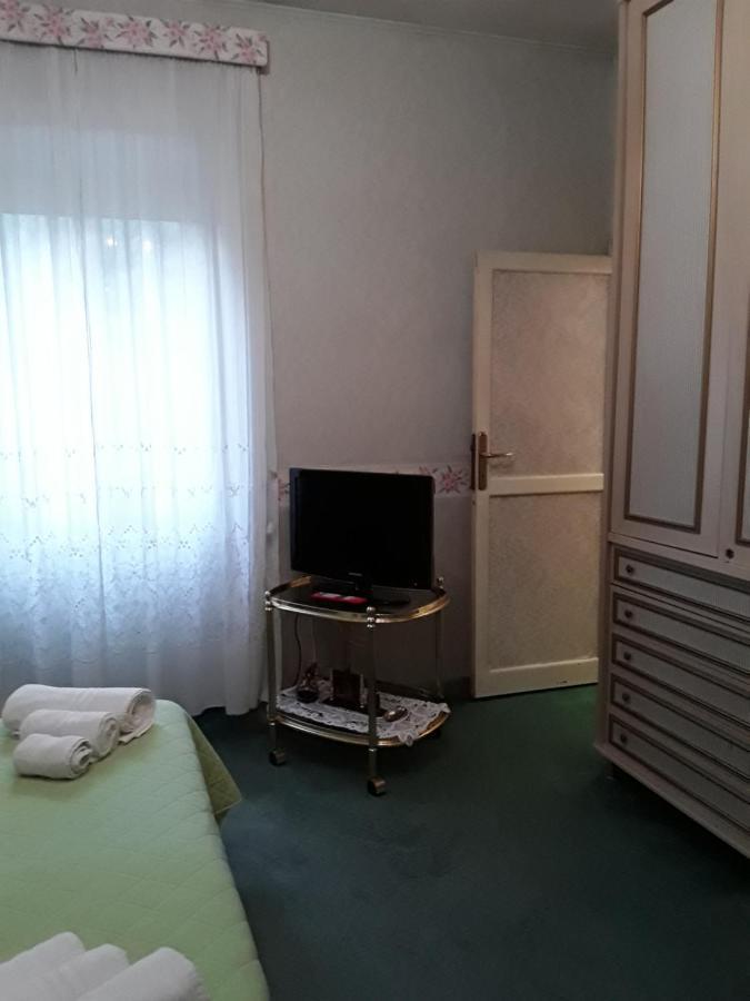 Ambrabed Lunghezza Station Bed & Breakfast Екстериор снимка